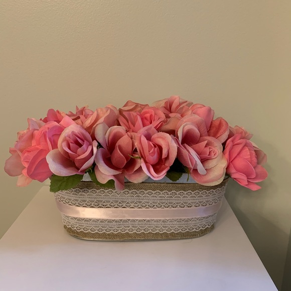 Centerpiece  Basket Flowers - Picture 2 of 3